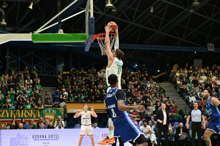 Śląsk pokonuje MKS Dąbrowę Górniczą