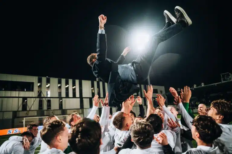 Sztab szkoleniowy po triumfie nad Polonią