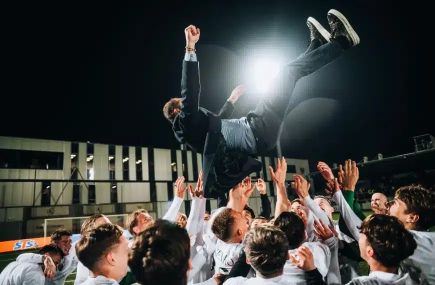 Sztab szkoleniowy po triumfie nad Polonią